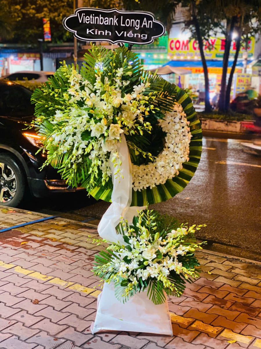 Kệ hoa chia buồn